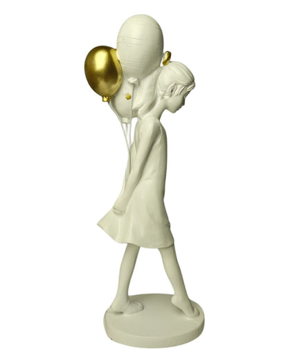 escultura menina em resina 27cm
